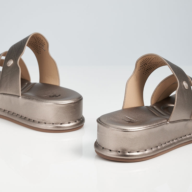 Load image into Gallery viewer, Three Strap Wedge Sandals
