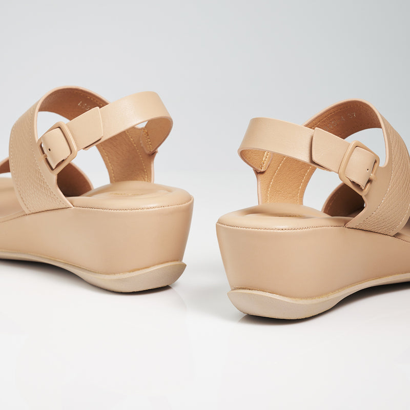 Load image into Gallery viewer, Ladies Ankle Strap Wedges
