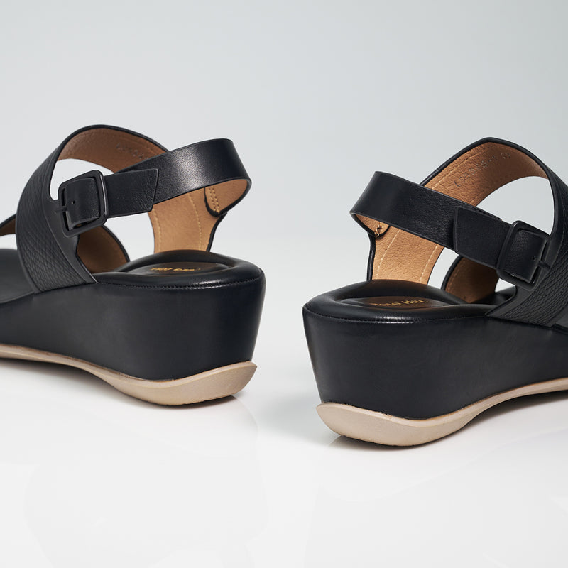 Load image into Gallery viewer, Ladies Ankle Strap Wedges
